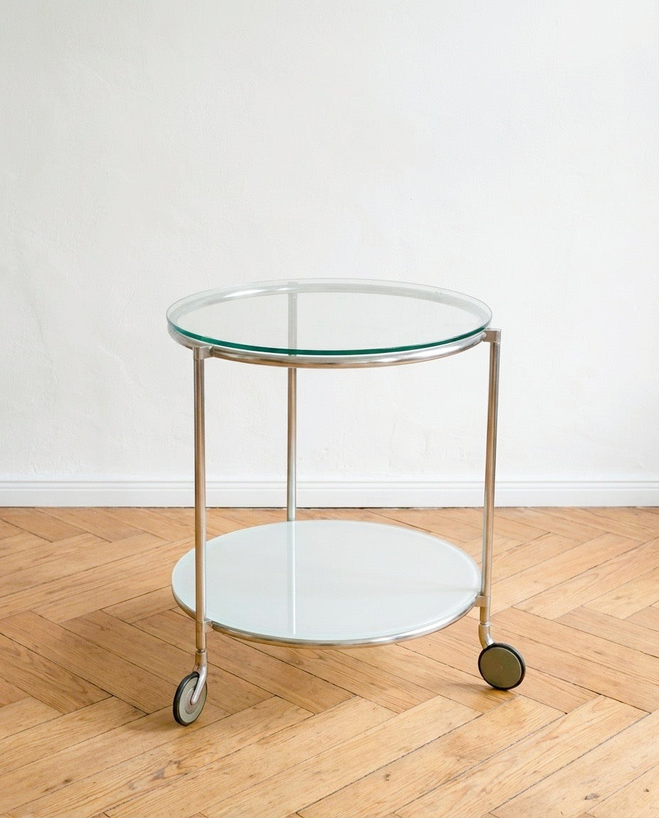 Desserte ronde / table d’appoint ou de lit — design Ehlen Johansson