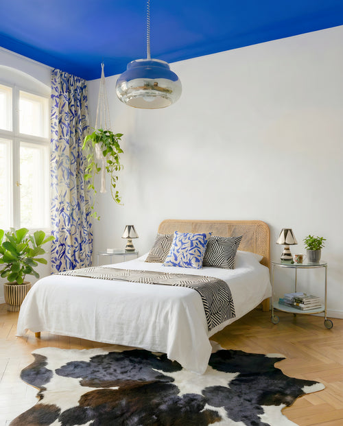 Desserte ronde / table d’appoint ou de lit — design Ehlen Johansson